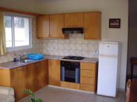 1 bedroom ground floor apartment, f/f and free internet - Apartments