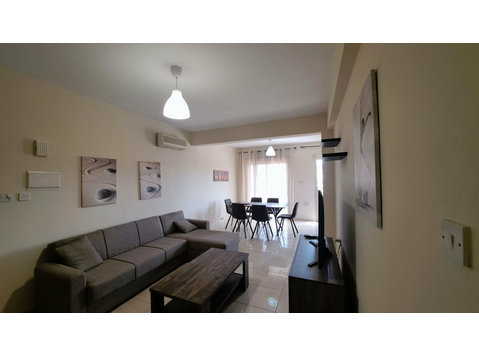 2-bedroom apartment for rent in the Universal area of… - Casas
