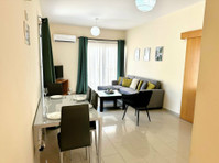 Centrally located just off the “Tombs of the Kings” Road,… - Σπίτια