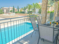 Sandy beach villa 5 bedroom in Polis - خانه ها