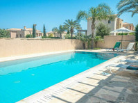 Sandy beach villa 5 bedroom in Polis - خانه ها