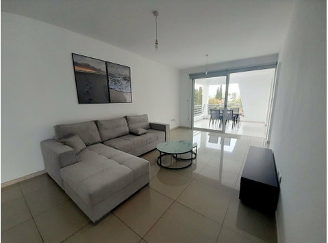 This 2 bedroom 1 bathroom fully furnished  apartment is… - Müstakil Evler