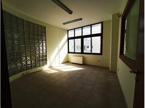 This office is located on a well maintained building in… - Müstakil Evler