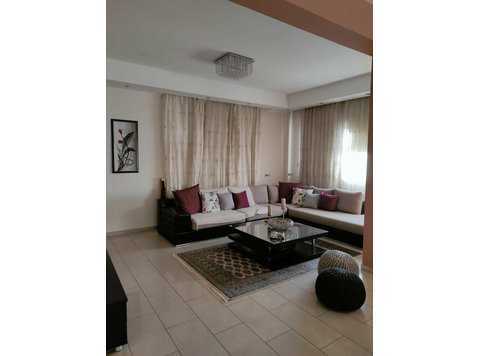 This spacious upper house in the charming Geroskipou area… - Casas