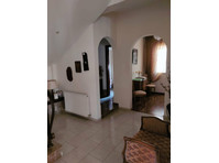 This spacious upper house in the charming Geroskipou area… - Huse