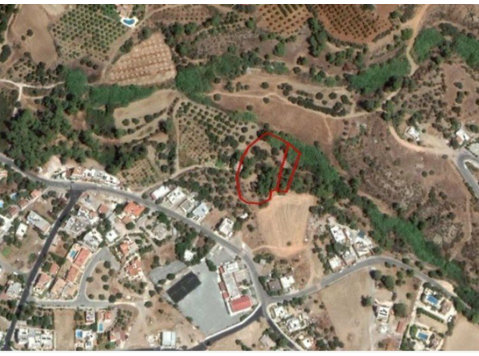 2 Plots in Argaka are located c. 230m west of Argaka’s… - Casa