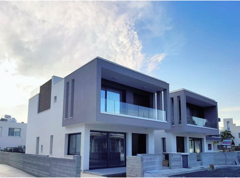 A new complex in the Mesogi area (Paphos). 

The thoughtful… - Nhà