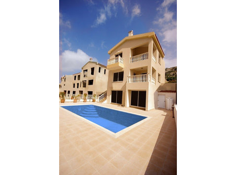 A truly exclusive development, located on the hills of… - בתים