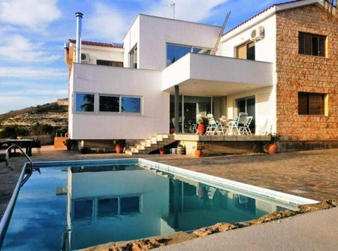 Amazing house for sale in Paphos.Mountain and Panoramic… - Rumah