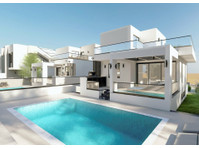 An amazing detached Villa in Chloraka with 4 bedrooms and… - Σπίτια