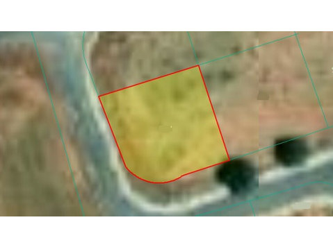 An opportunity to buy!!!For sale corner plot in Polis… - Houses