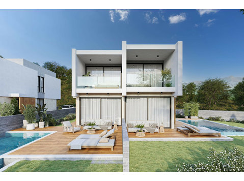 Chloraka Village, located just 3 kilometers west of Paphos,… - בתים