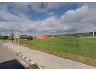 Corner Commercial/Residential plot, extending to about 531… - בתים