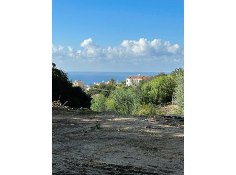 Discover this incredible 1338m2 residential land near the… - Case