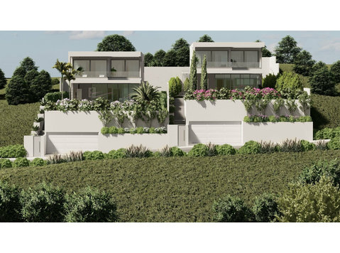 EXCEPTIONAL 4 BEDROOM DETACHED VILLAS WITH SEA 
VIEWS


KEY… - Houses