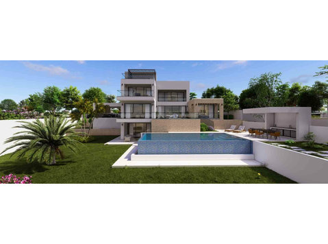 Exceptional 5-bedroom villa designed in an exceptionally… - வீடுகள் 