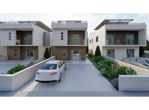 Fantastic 3 , 4 or 5 bedroom villas for sale, in a… - Куќи