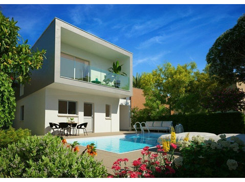 For sale 3 bedroom modern villa, located close to the city… - Къщи