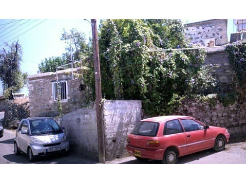 For sale 3 bedroom old traditional stone house in the… - Куќи