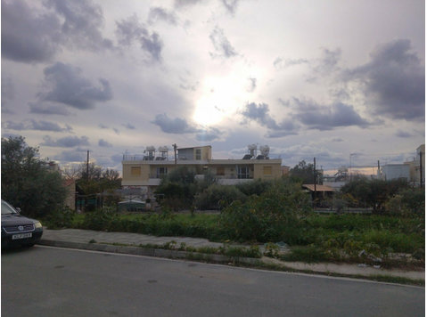 For sale 559sq.m. residential plot in Paphos. It falls… - வீடுகள் 