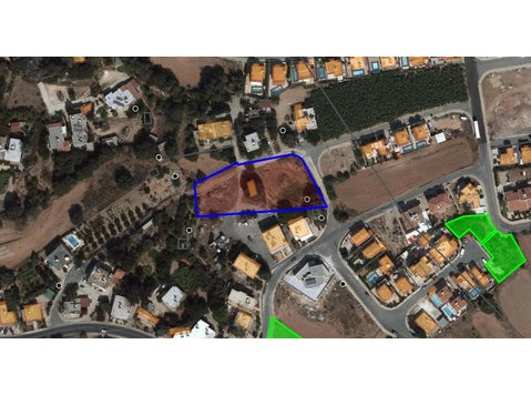 For sale: A spacious development land with a total size of… - Houses