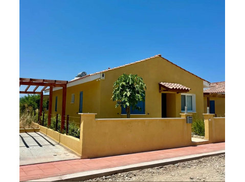For sale: This modern, key ready bungalow in beautiful… - Houses