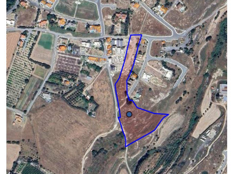For sale is the 50% share (7692.5m2) of a large residential… - Majad