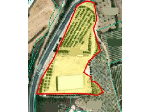 For sale land of 10368m² in Theletra.It falls within G3… - בתים
