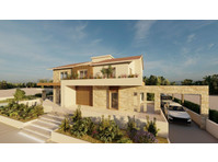 For sale large 2-story luxury Villa of 500 sq. meters with… - منازل