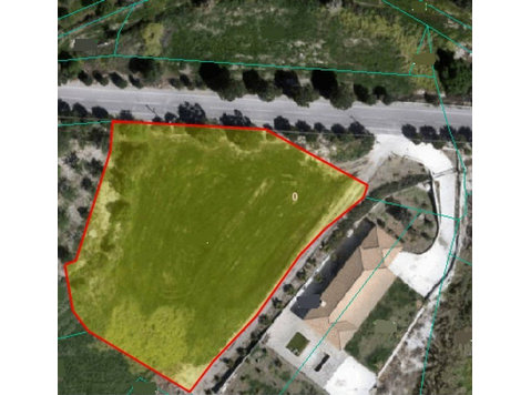 For sale residential Land in the picturesque village of… - Maisons