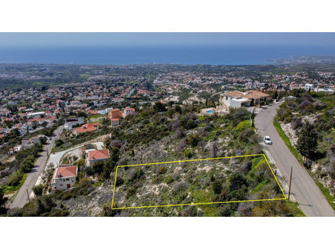 For sale residential plot in Tala community, Paphos.
It has… - Houses