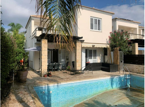 Great Value 3-Bedroom Villa In Peyia - 

A beautiful and… - منازل