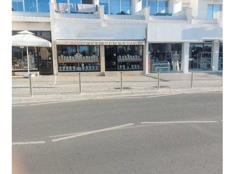 Ground floor shop in the heart of Kato Paphos, in Paphos… - Куќи