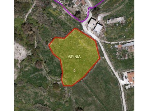 Land for sale in Thrinia, Paphos at a bargain price!!Only… - منازل