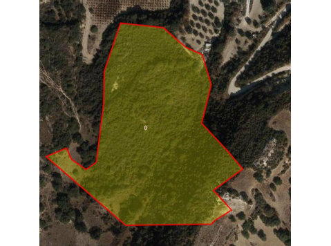 Land located in Drousia, Paphos.The total size of the land… - Куће