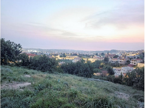 Located on the serene outskirts of Peyia Village, this… - Къщи