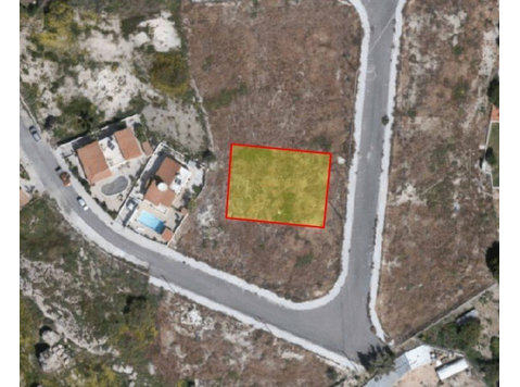 Lovely residential plot in Anarita, Paphos.The size of this… - گھر