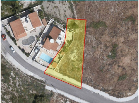 Lovely residential plot in Anarita, Paphos.The size of this… - Rumah