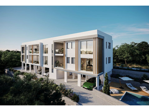 Nestled in the heart of Chloraka, this exclusive gated… - Houses