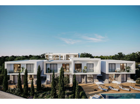 Nestled in the heart of Chloraka, this exclusive gated… - Houses