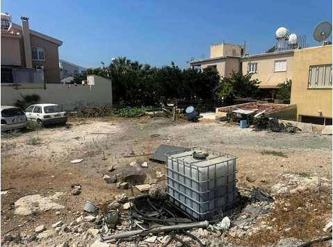 Prime Location with Proximity to Key Attractions

Discover… - Houses