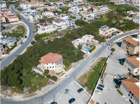 Residential Plot in Chloraka, Paphos

This residential plot… - Kuće