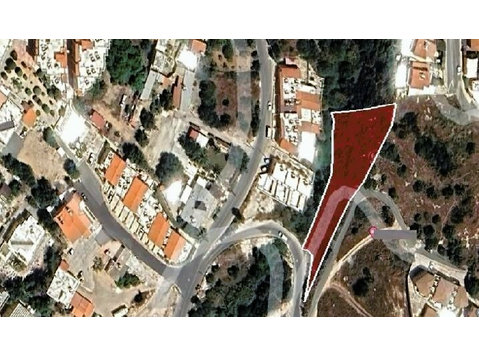 Residential field in Pegeia municipality of Paphos… - Hus