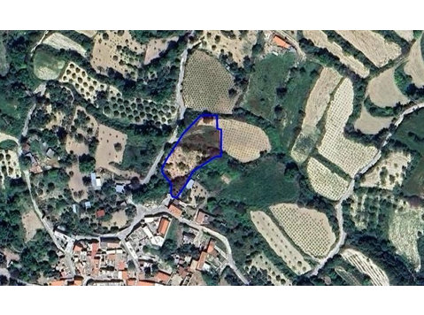 Residential land available in Koili village, Paphos… - Hus