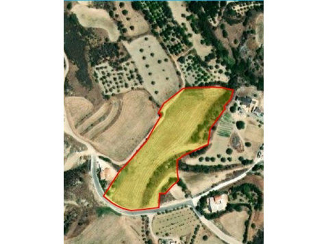 Residential land for sale in Steni village, Paphos.Land… - Rumah