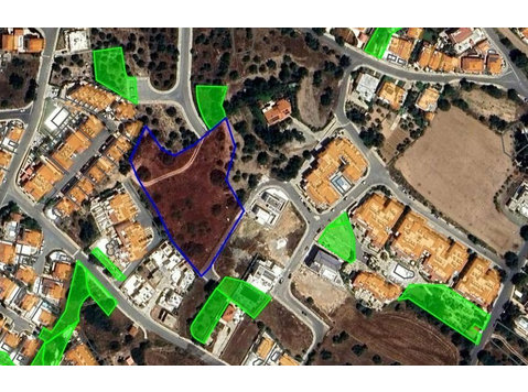 Residential land for sale in Tala community, Paphos.

The… - Majad