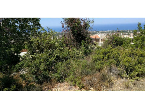Residential land for sale in Tala community, Paphos.The… - Müstakil Evler