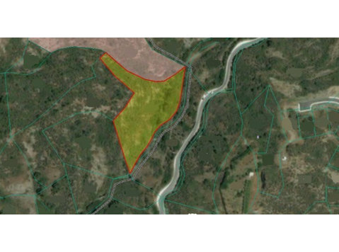 Residential  land of  8027sqm in Pigenia with the following… - منازل