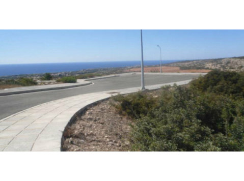 Residential plot in Peyia Municipality, Paphos district.… - Dom