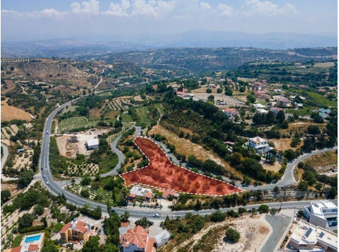 Residential plot in Tsada Community of Paphos district.It… - בתים
